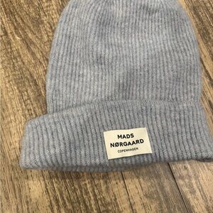 Mads Nørgaard Tosca Anju hat in light grey melange, made from a soft wool blend